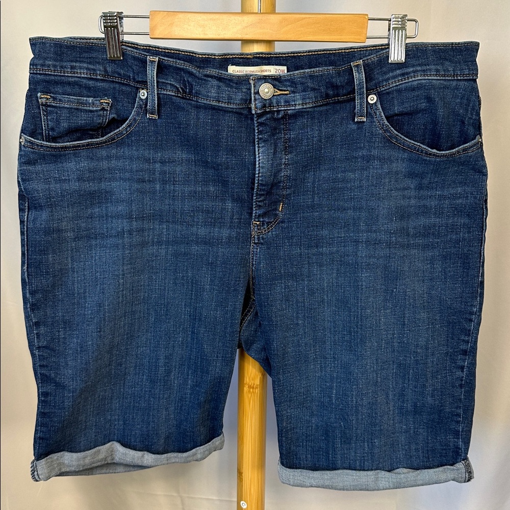 Levi’s Classic Bermuda Shorts